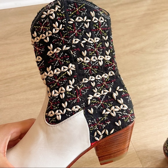 MOMO New York | TRIBAL EMBROIDERED POINTED ANKLE BOOTS NALIA Size: 8 - Picture 11 of 13